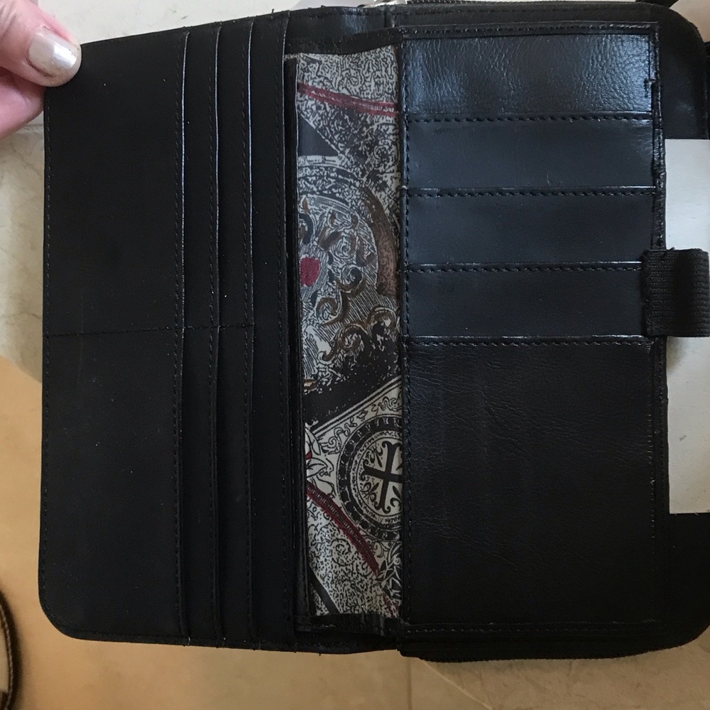 Black Leather Women's Bag with Heart Detail - Picture 3 of 4
